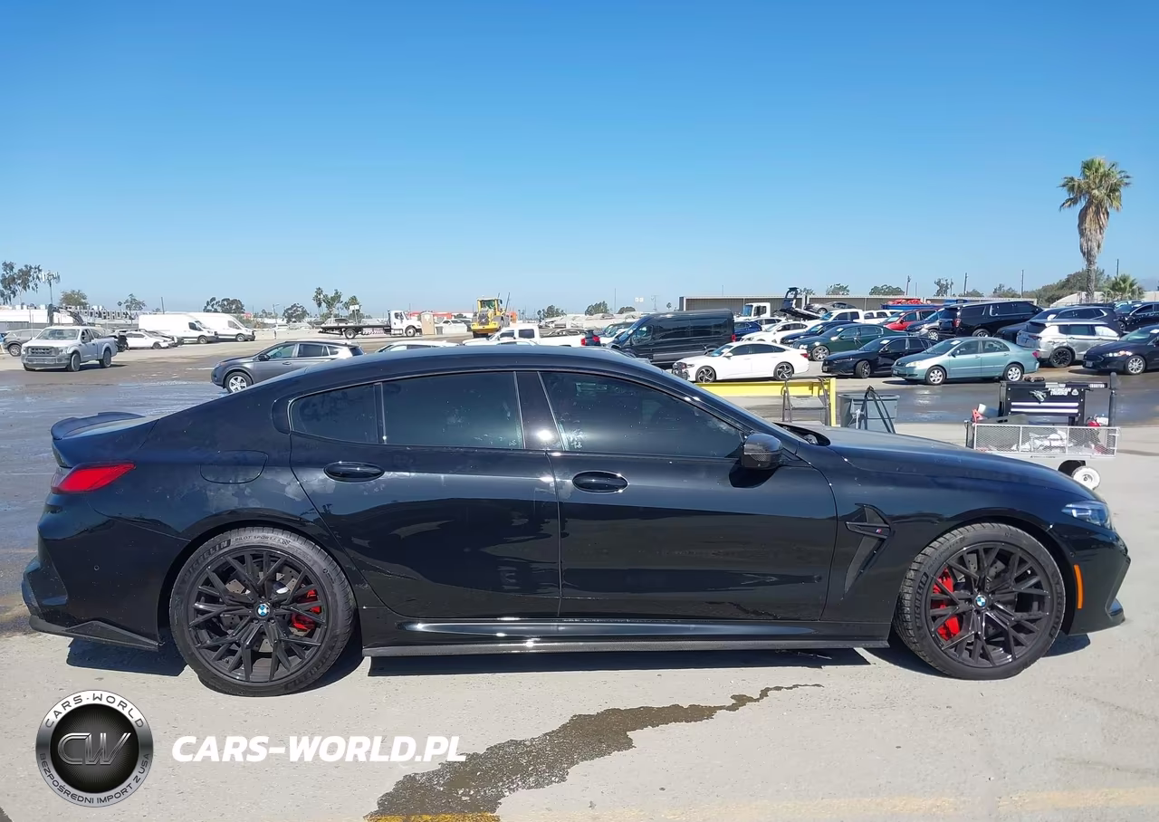 2022 BMW M8 Coupe VIN:WBSGV0C03NCH33883 - 13