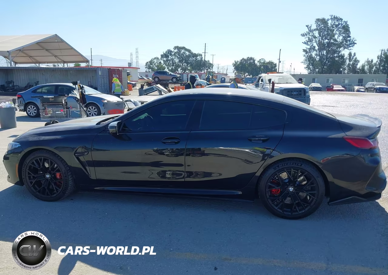 2022 BMW M8 Coupe VIN:WBSGV0C03NCH33883 - 14