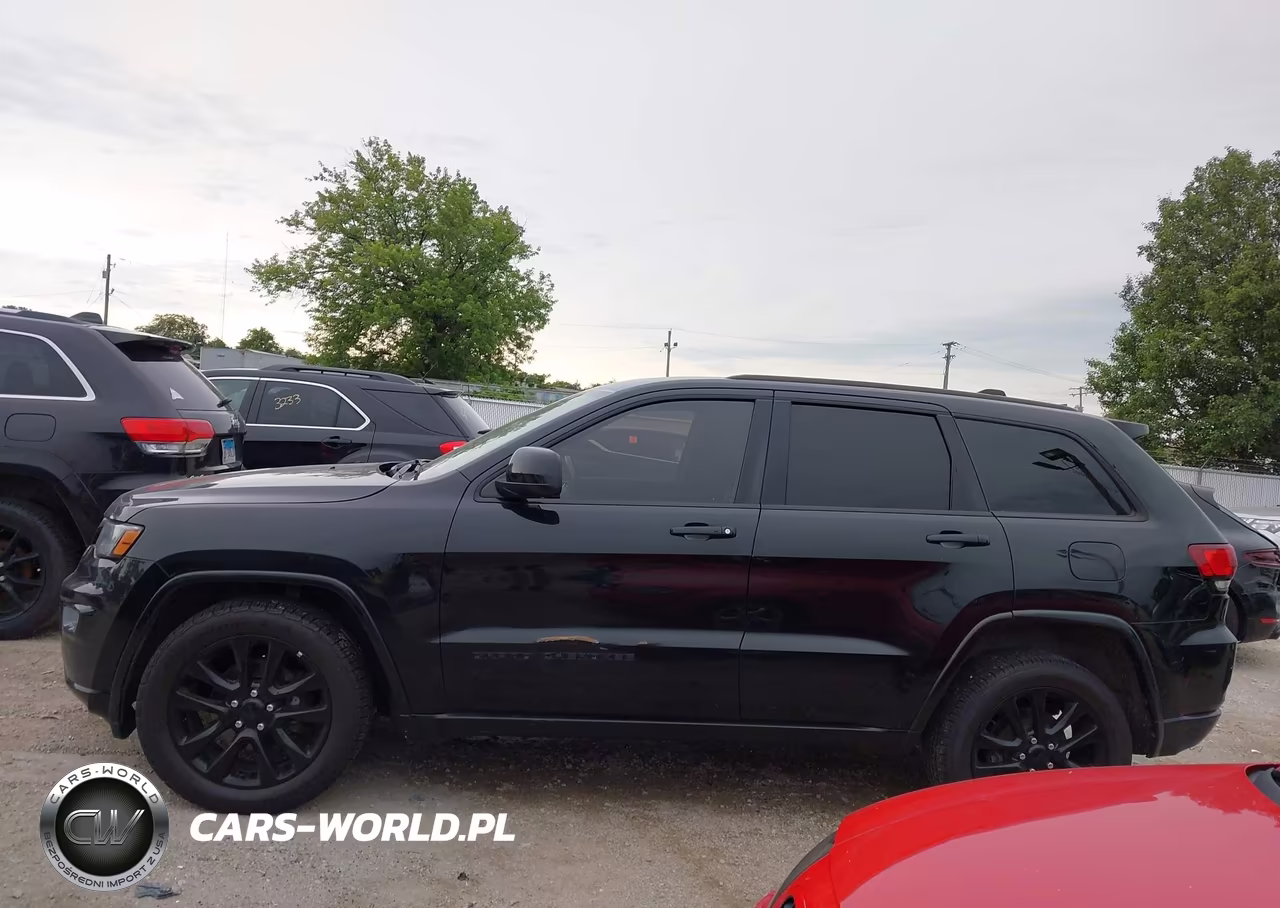 2018 Jeep Grand Cherokee Altitude 4X4 VIN:1C4RJFAG0JC515096 - 14