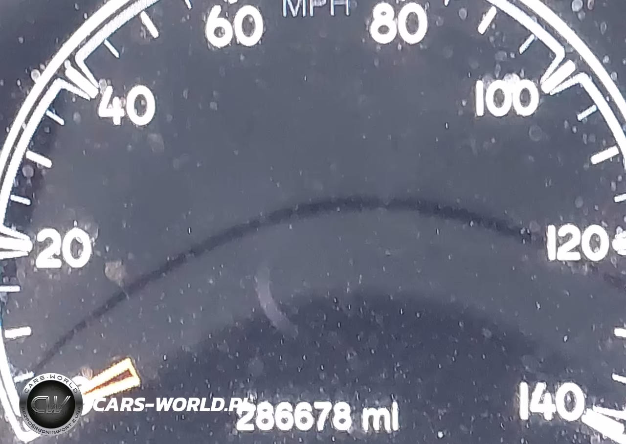2018 Jeep Grand Cherokee Altitude 4X4 VIN:1C4RJFAG0JC515096 - 15