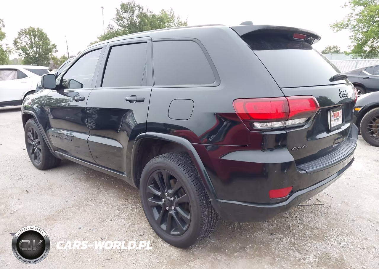 2018 Jeep Grand Cherokee Altitude 4X4 VIN:1C4RJFAG0JC515096 - 3