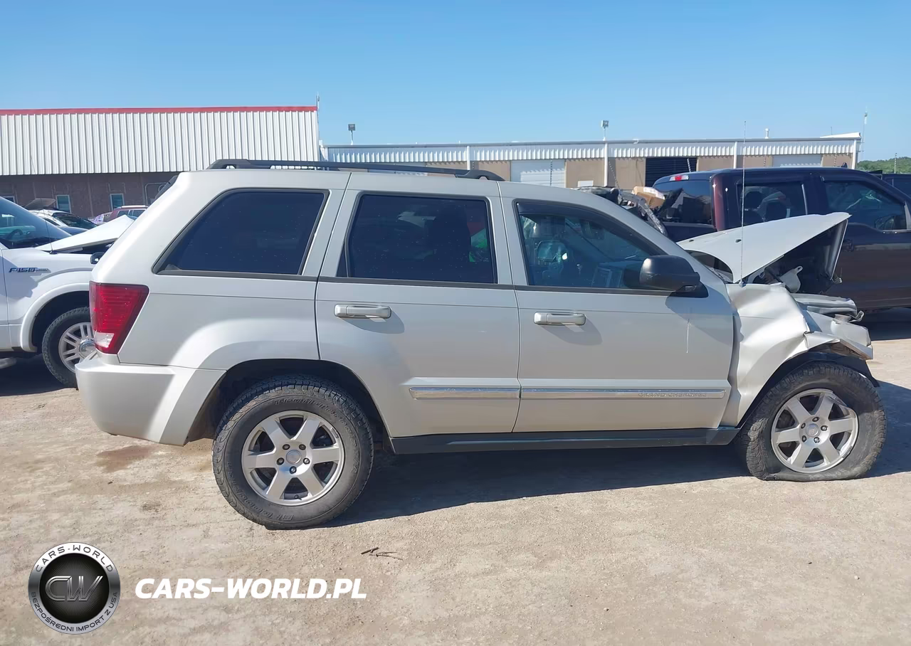 2010 Jeep Grand Cherokee Laredo VIN:1J4PR4GK4AC141196 - 12