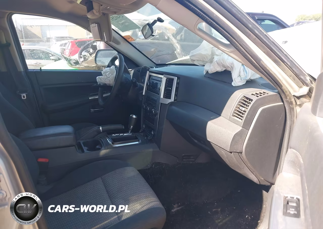 2010 Jeep Grand Cherokee Laredo VIN:1J4PR4GK4AC141196 - 5
