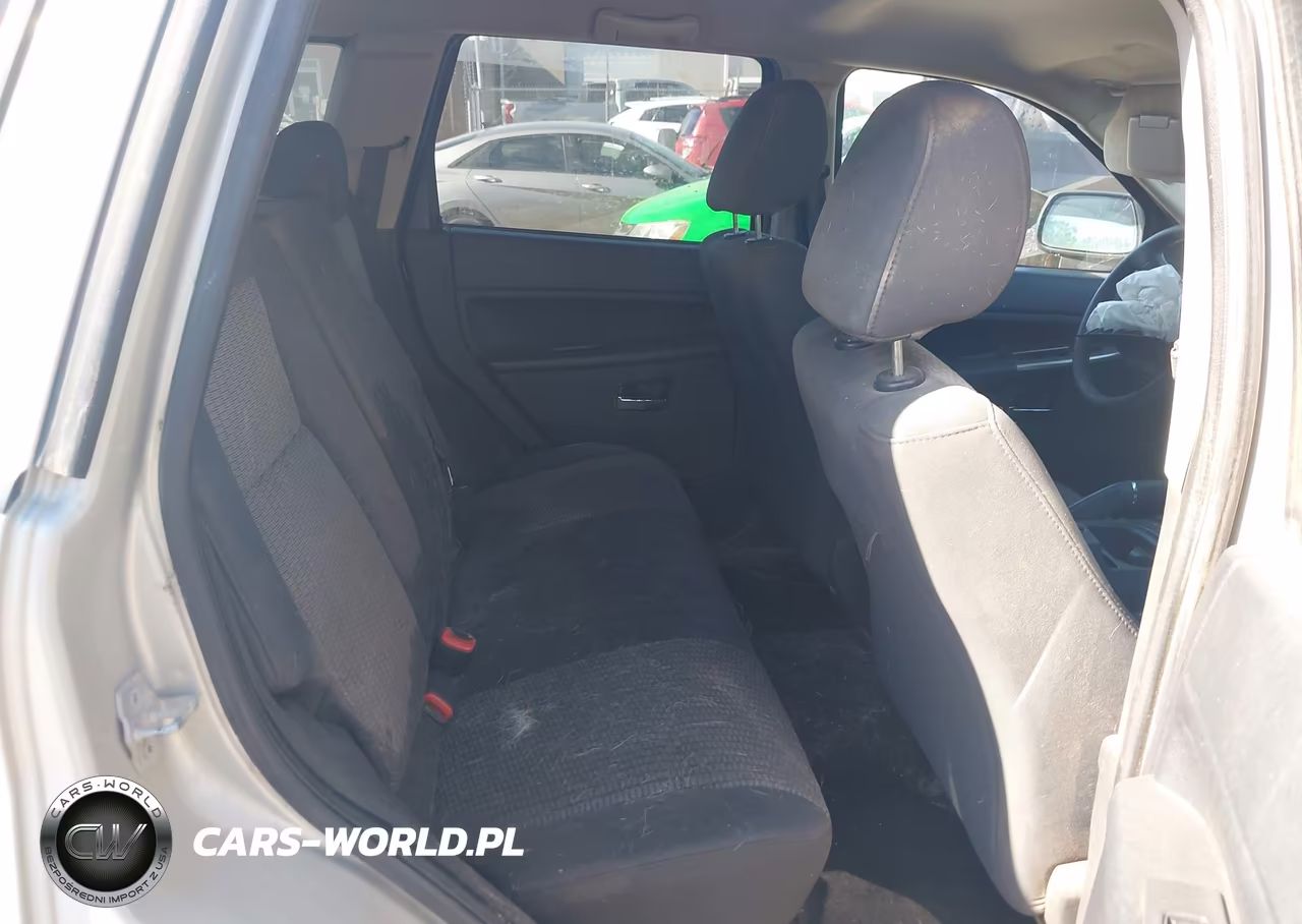 2010 Jeep Grand Cherokee Laredo VIN:1J4PR4GK4AC141196 - 8