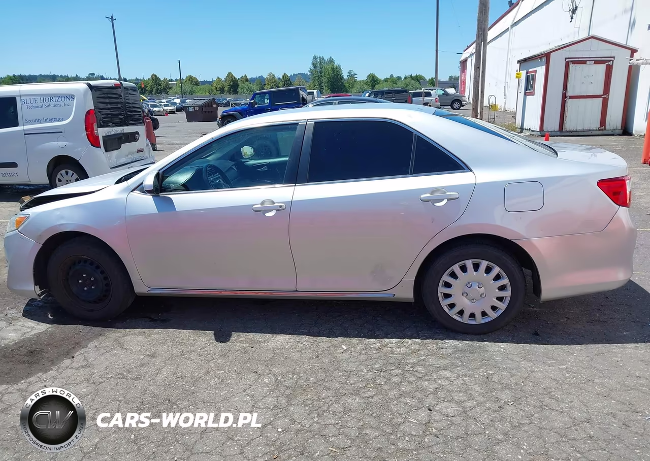 2014 Toyota Camry Le VIN:4T1BF1FK0EU796542 - 14