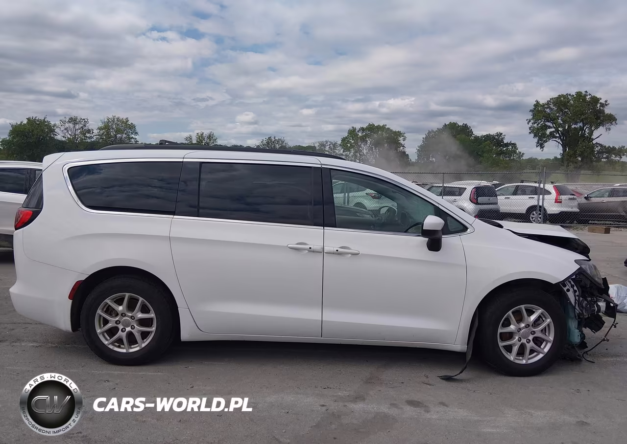 2020 Chrysler Voyager Lxi VIN:2C4RC1DGXLR257043 - 13