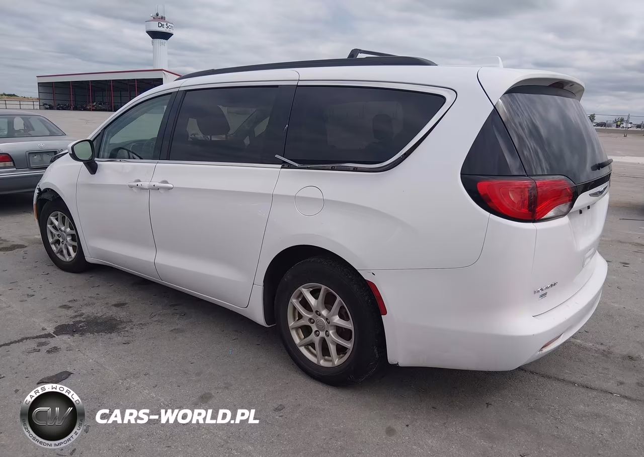 2020 Chrysler Voyager Lxi VIN:2C4RC1DGXLR257043 - 3