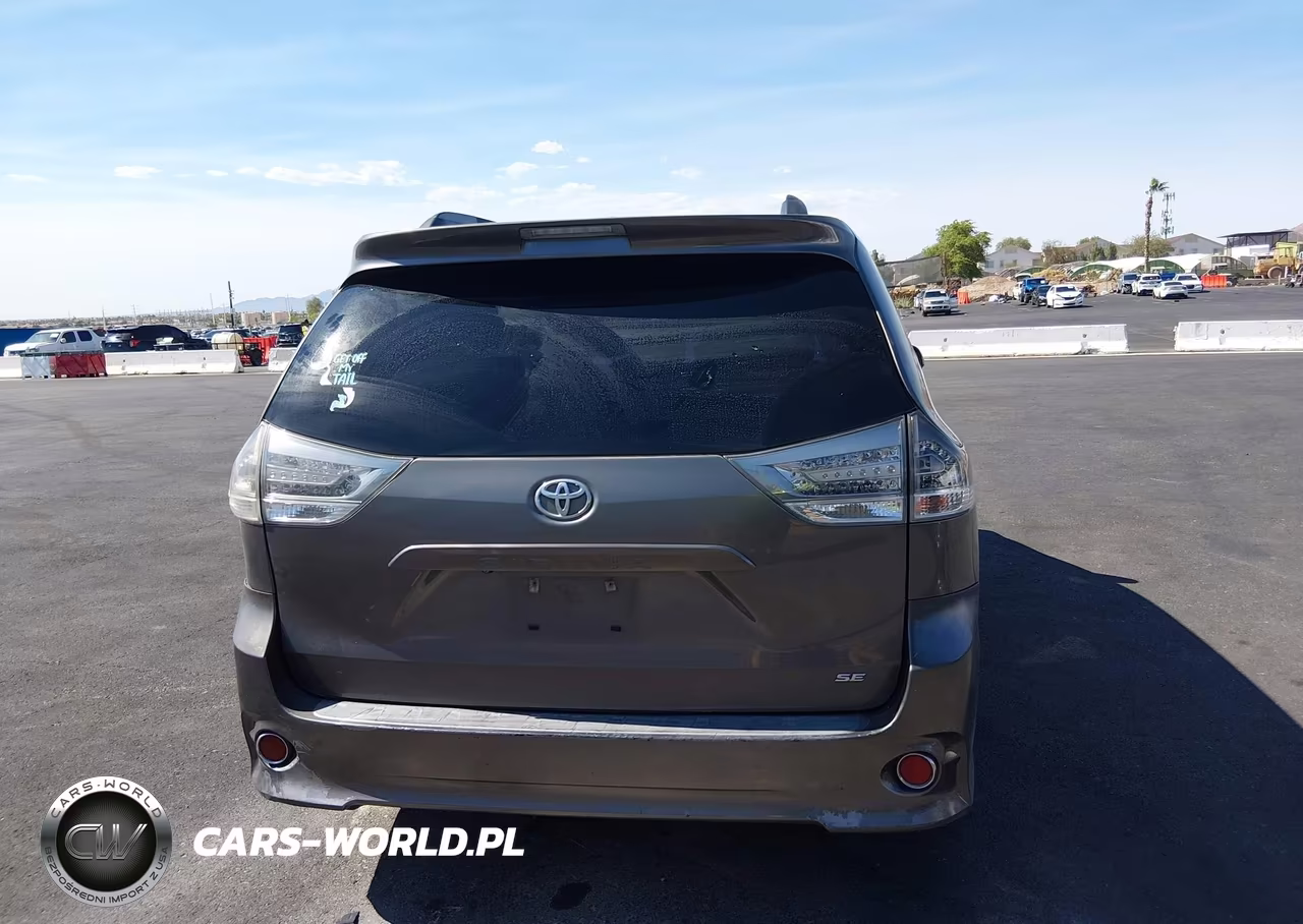 2011 Toyota Sienna Se VIN:5TDXK3DC4BS098755 - 17