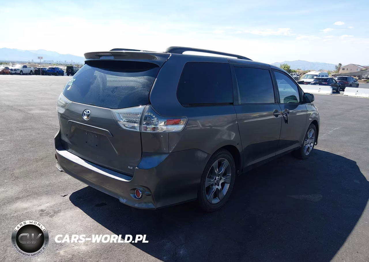 2011 Toyota Sienna Se VIN:5TDXK3DC4BS098755 - 4