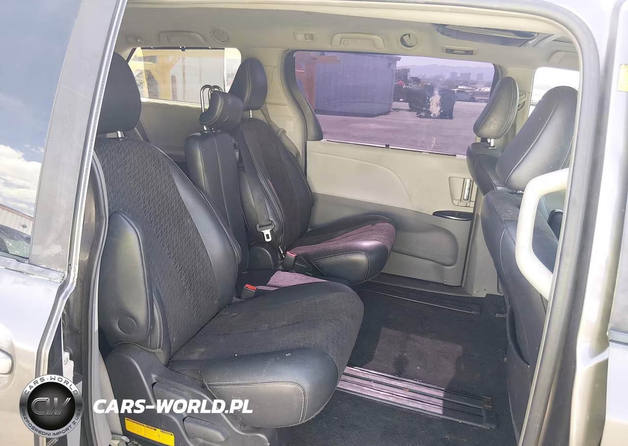2011 Toyota Sienna Se VIN:5TDXK3DC4BS098755 - 8