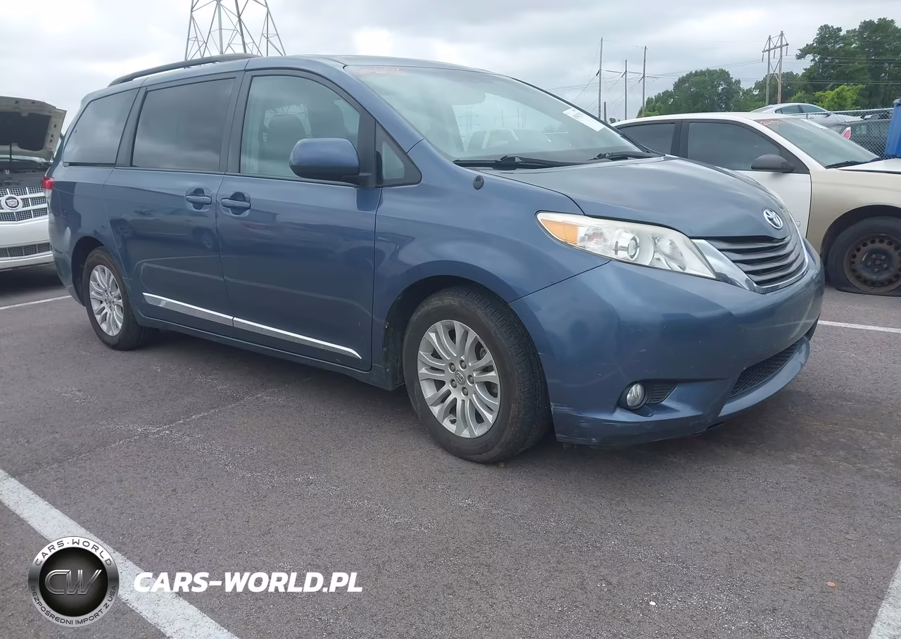 2014 Toyota Sienna Xle V6 8 Passenger