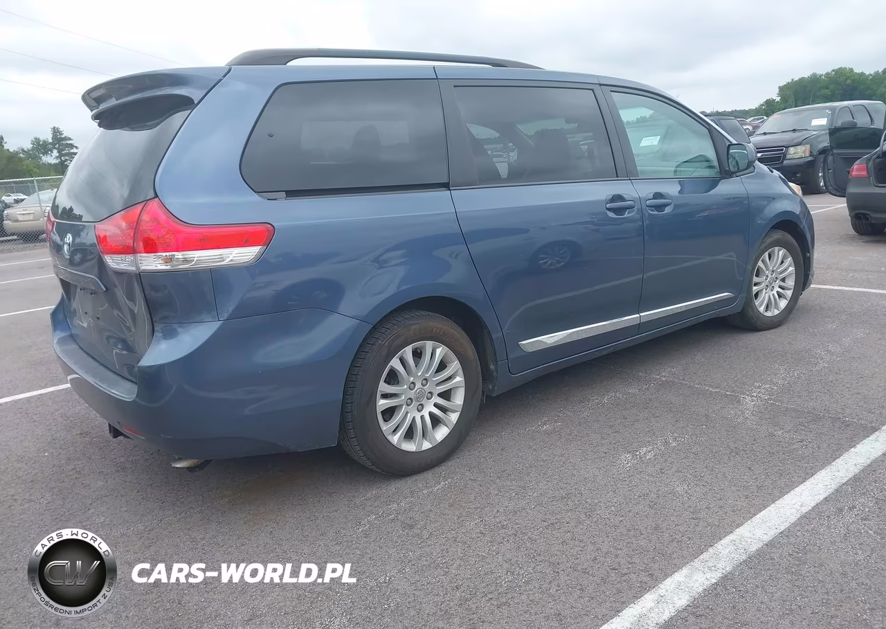 2014 Toyota Sienna Xle V6 8 Passenger VIN:5TDYK3DC7ES418109 - 4