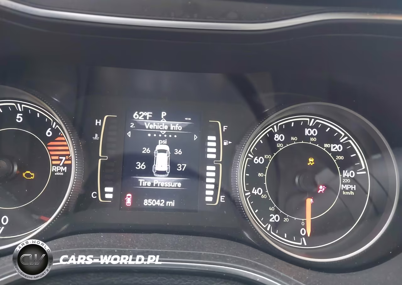 2020 Jeep Cherokee Latitude 4X4 VIN:1C4PJMCB6LD584000 - 16