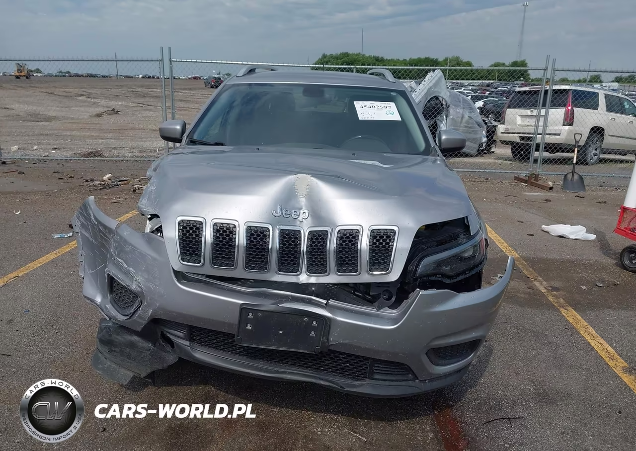 2020 Jeep Cherokee Latitude 4X4 VIN:1C4PJMCB6LD584000 - 6