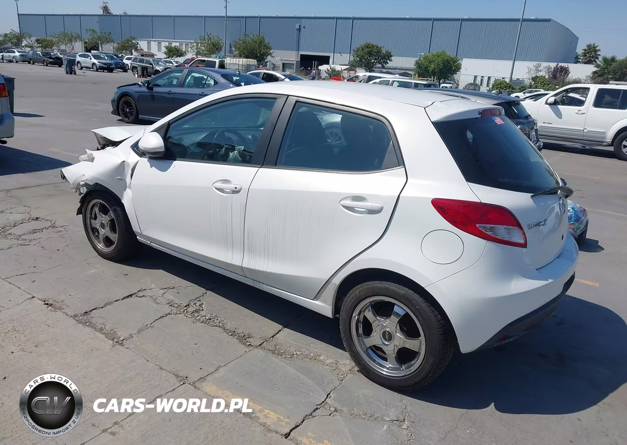 2011 Mazda Mazda2 Sport VIN:JM1DE1HZ5B0101792 - 3