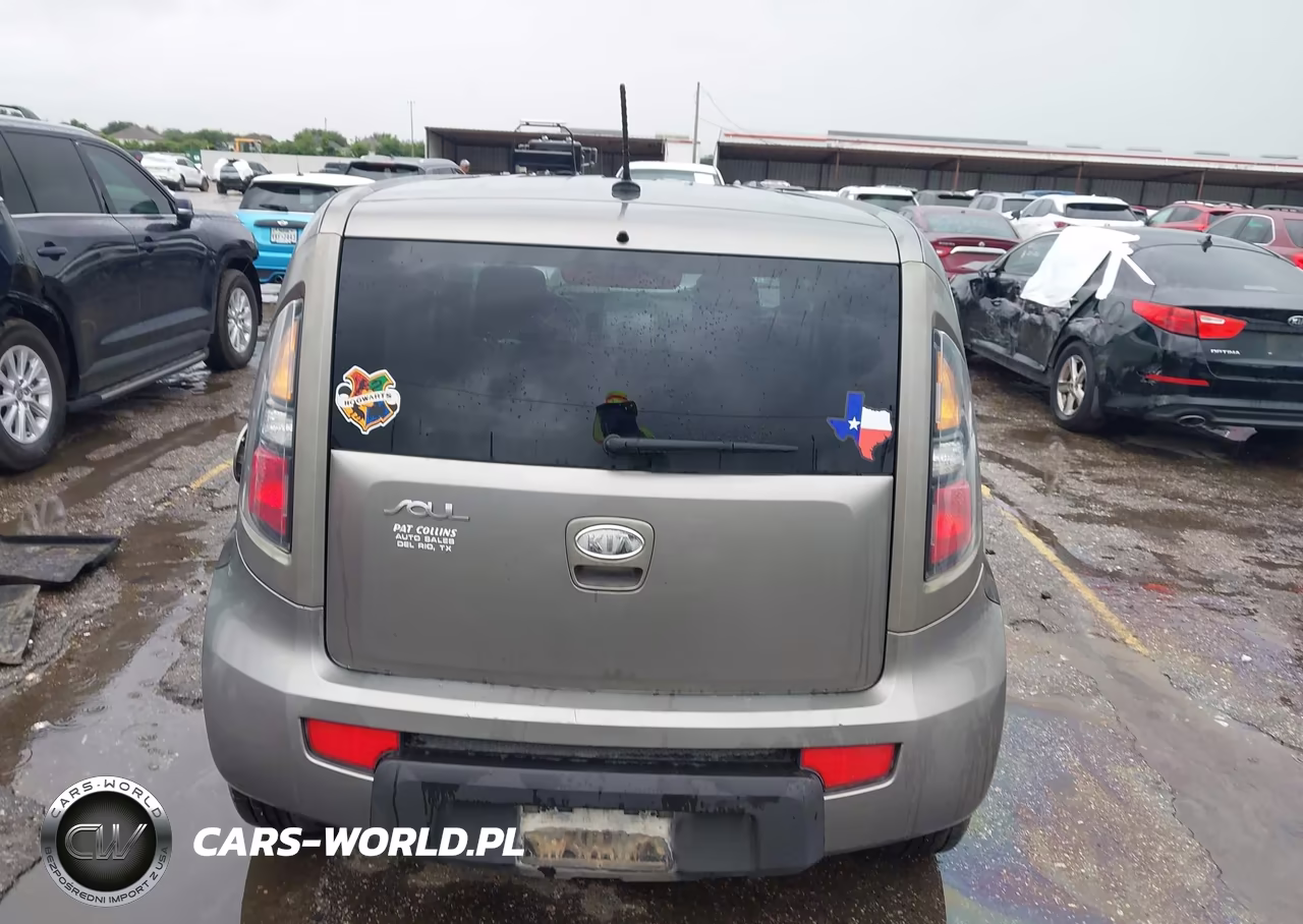2010 Kia Soul + VIN:KNDJT2A29A7125966 - 16