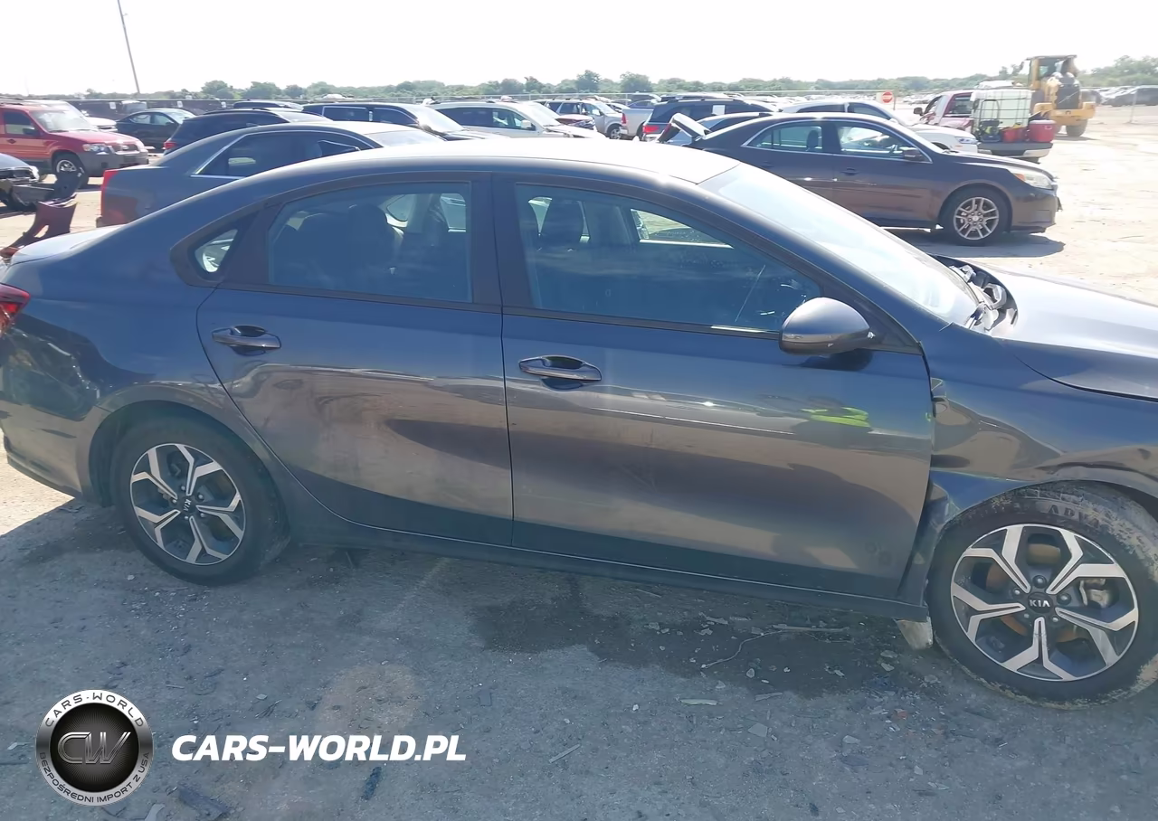2021 Kia Forte Lxs VIN:3KPF24AD2ME381182 - 12