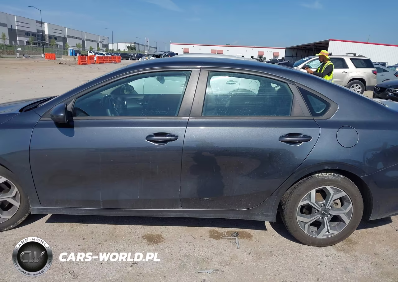 2021 Kia Forte Lxs VIN:3KPF24AD2ME381182 - 13