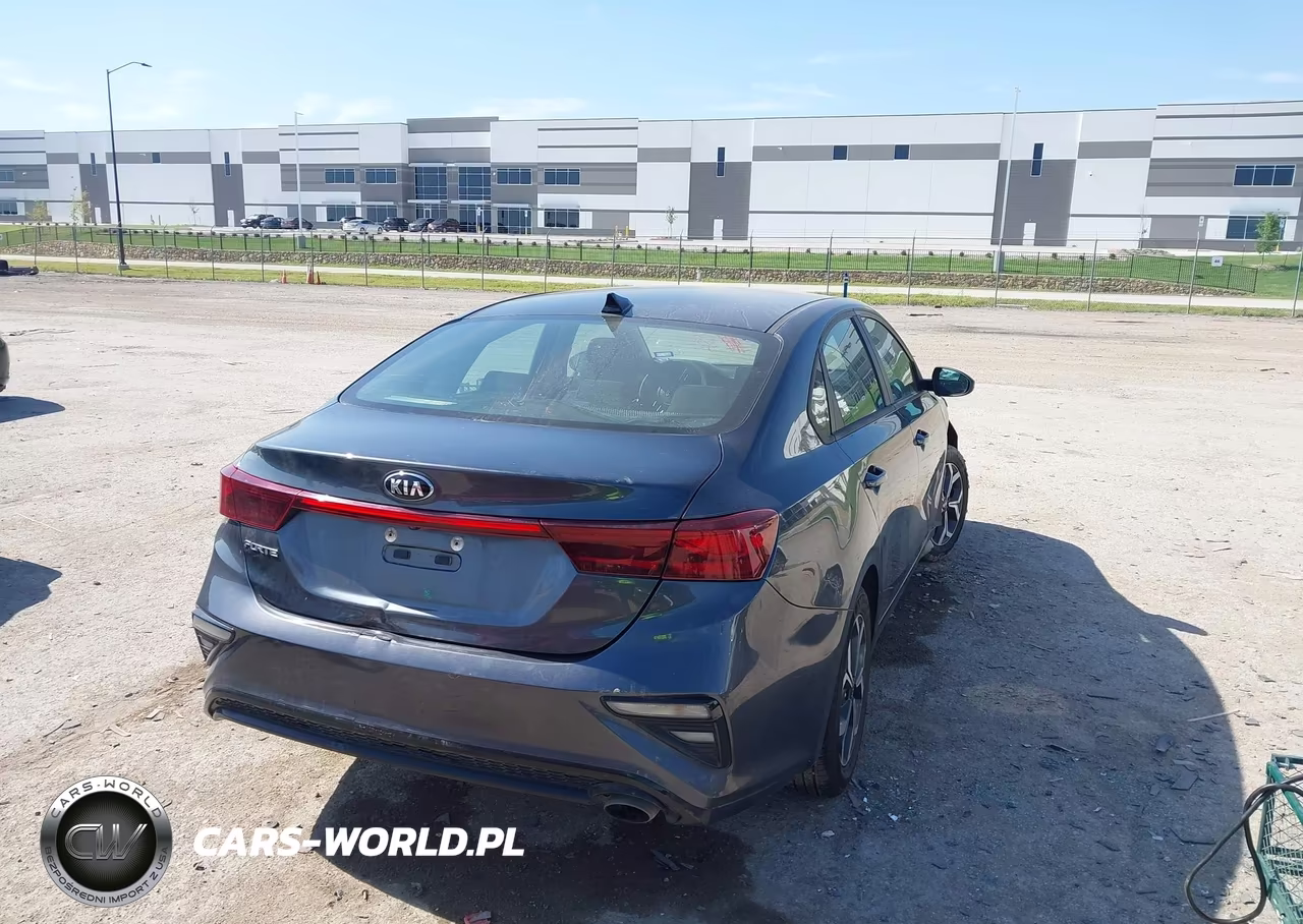 2021 Kia Forte Lxs VIN:3KPF24AD2ME381182 - 4