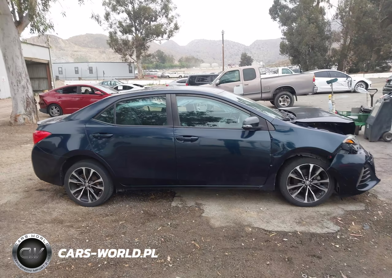 2018 Toyota Corolla Se VIN:5YFBURHE8JP757334 - 13