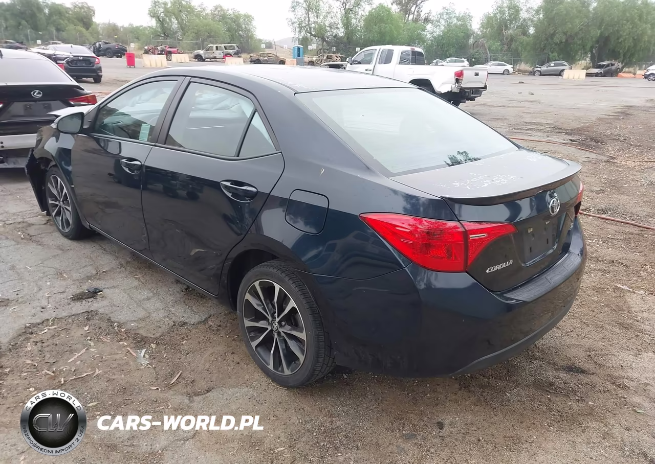2018 Toyota Corolla Se VIN:5YFBURHE8JP757334 - 3