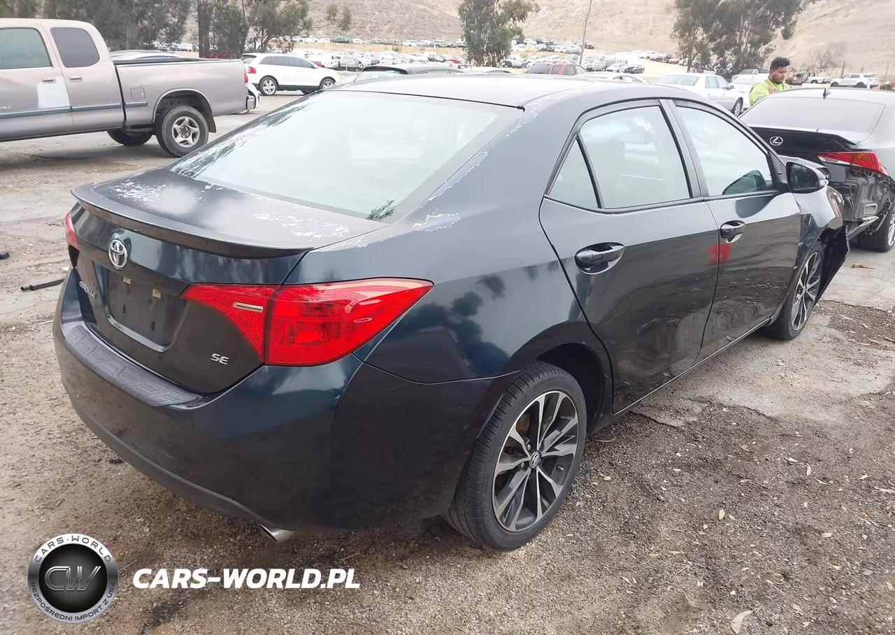 2018 Toyota Corolla Se VIN:5YFBURHE8JP757334 - 4