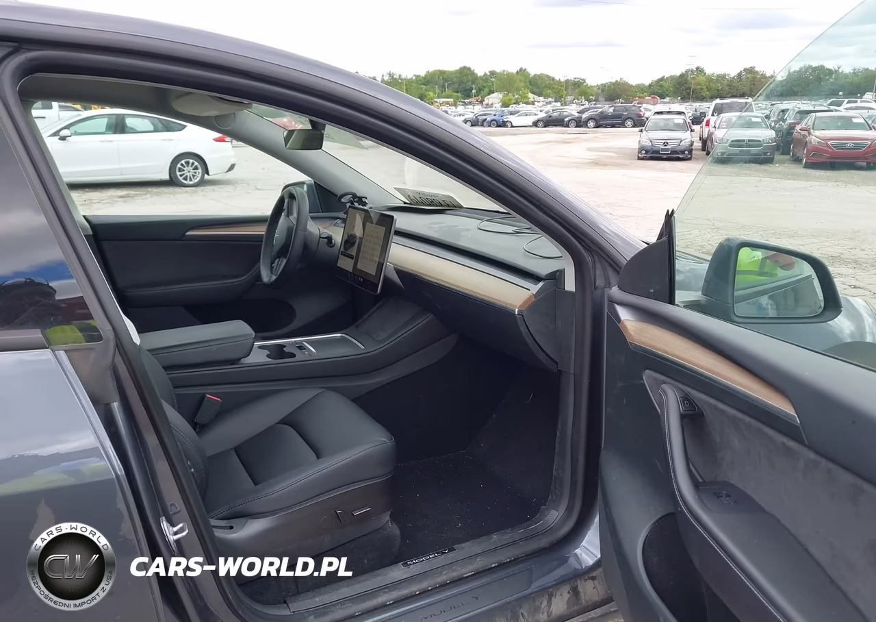 2023 Tesla Model Y VIN:7SAYGDEE1PF616315 - 5