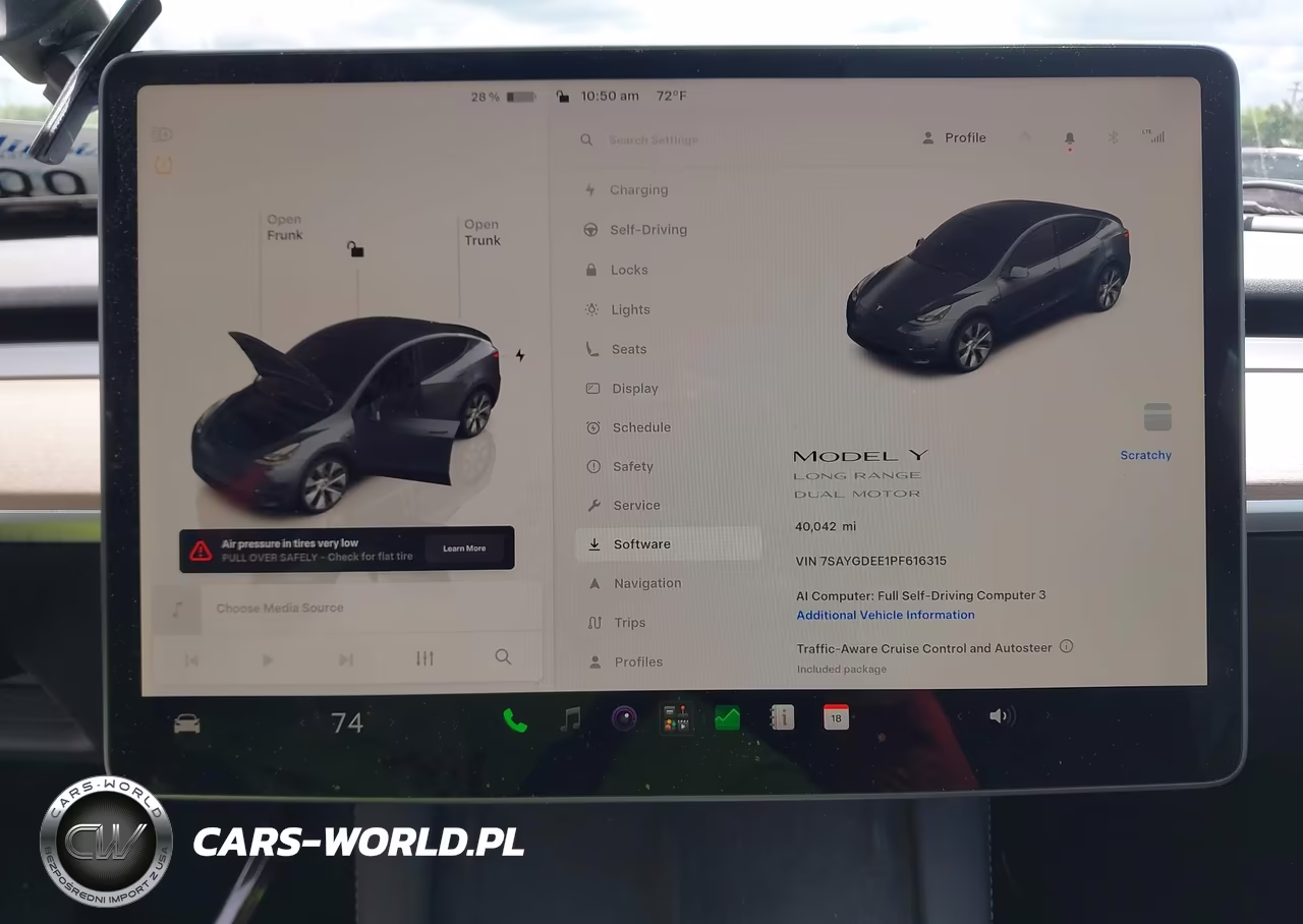 2023 Tesla Model Y VIN:7SAYGDEE1PF616315 - 7