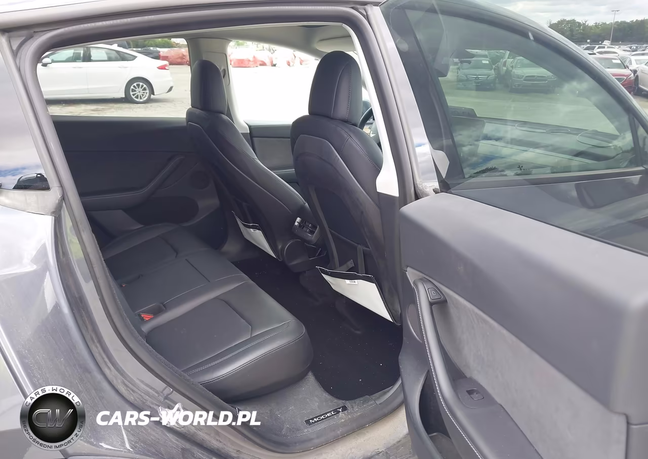 2023 Tesla Model Y VIN:7SAYGDEE1PF616315 - 8
