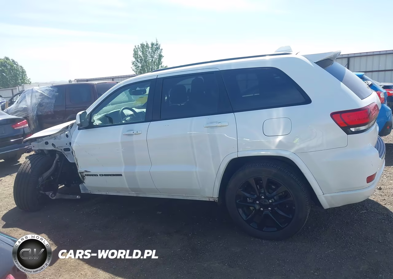 2018 Jeep Grand Cherokee Altitude 4X2 VIN:1C4RJEAG7JC404104 - 15