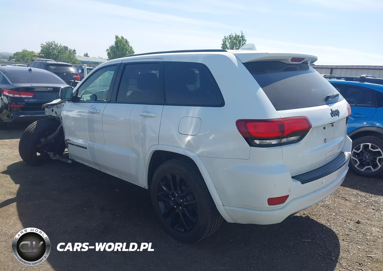 2018 Jeep Grand Cherokee Altitude 4X2 VIN:1C4RJEAG7JC404104 - 3