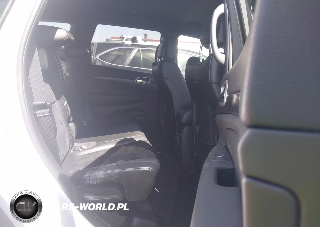 2018 Jeep Grand Cherokee Altitude 4X2 VIN:1C4RJEAG7JC404104 - 8