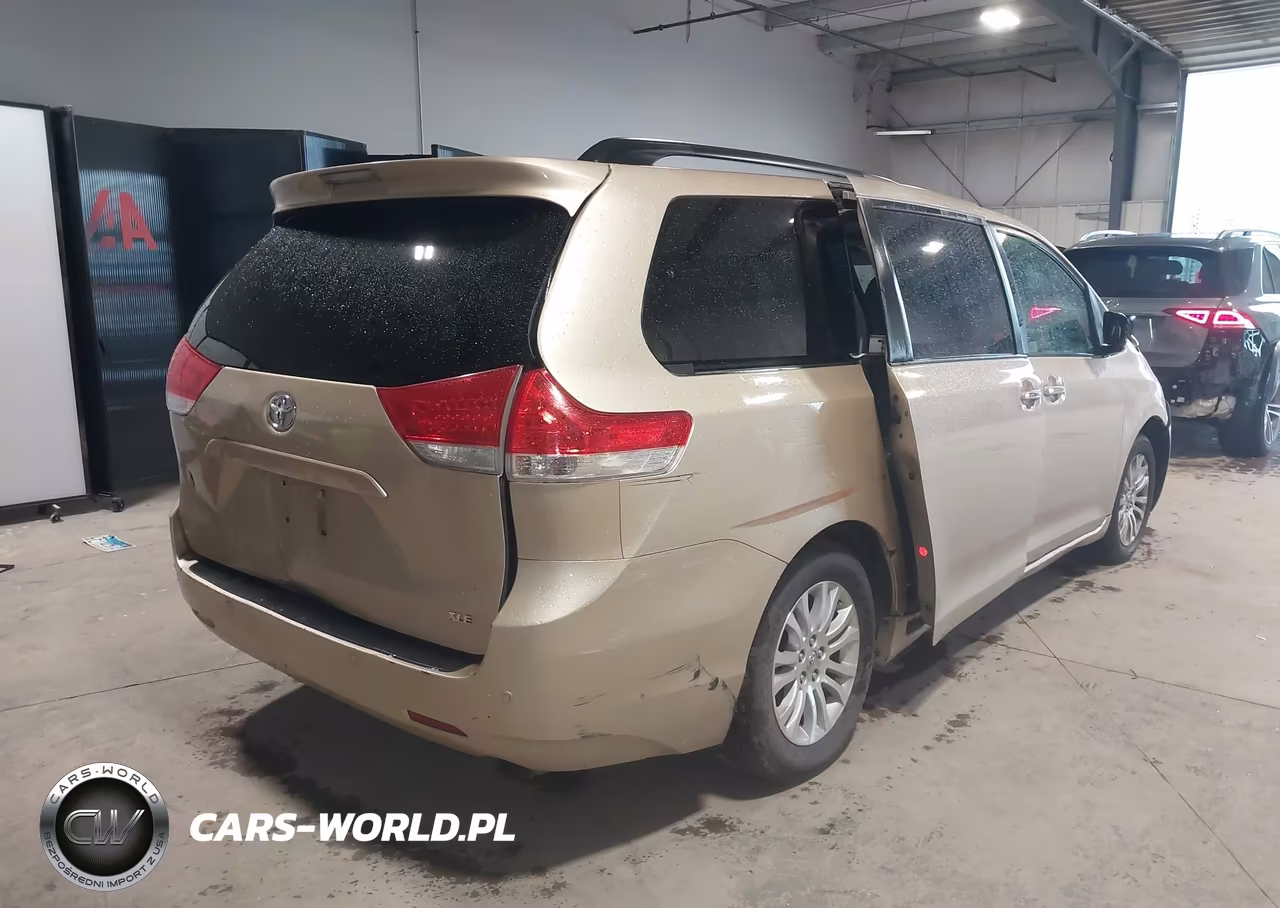 2012 Toyota Sienna Xle V6 8 Passenger VIN:5TDYK3DC2CS245385 - 4