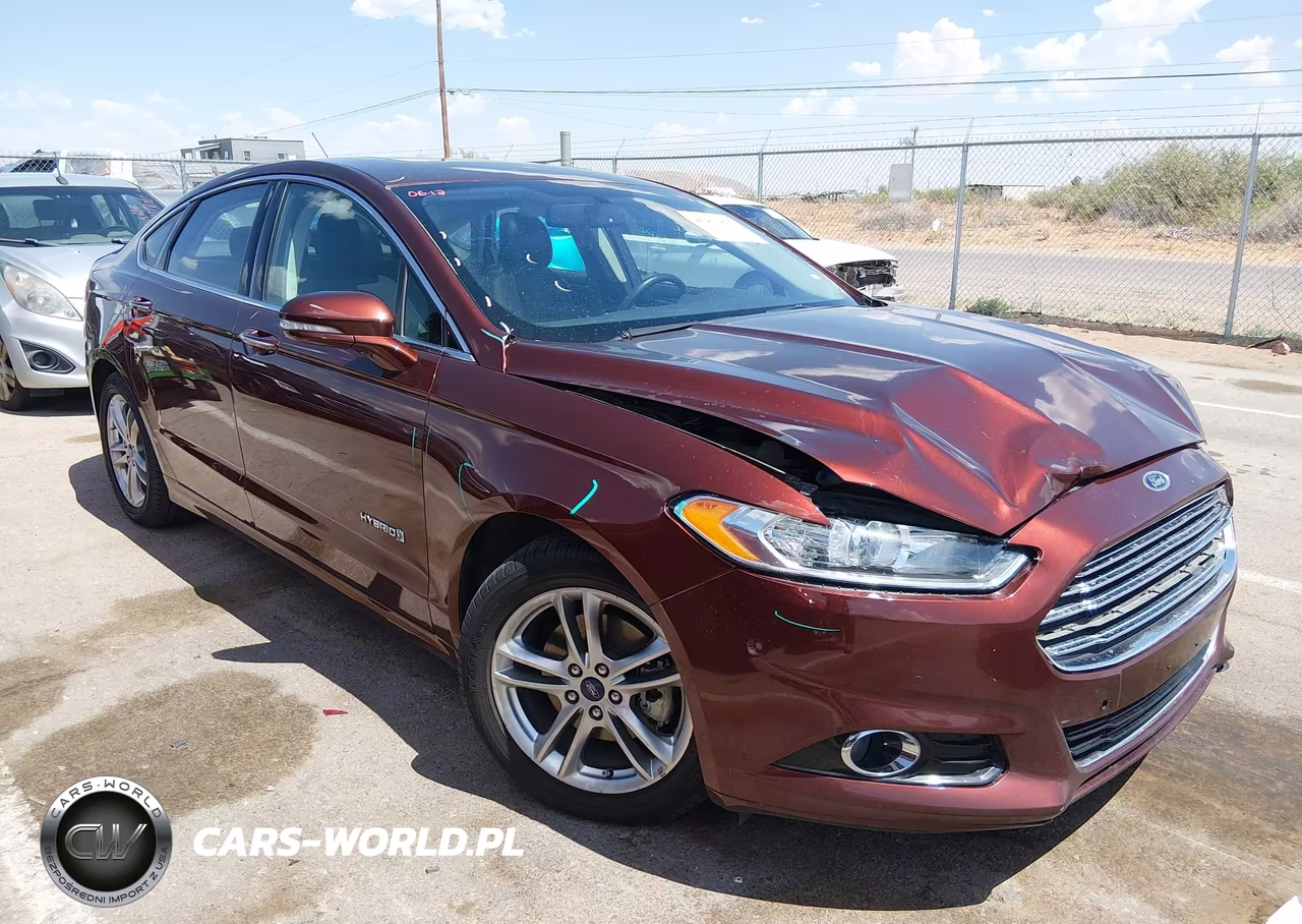 2015 Ford Fusion Hybrid Titanium – zdjęcie 1 z 11