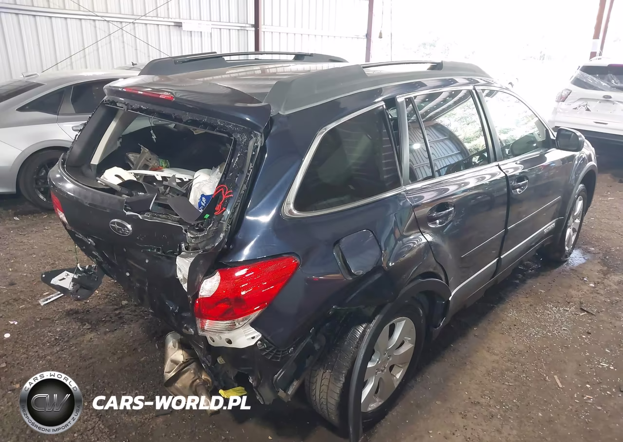 2012 Subaru Outback 2.5I Premium VIN:4S4BRCBC7C3252995 - 4