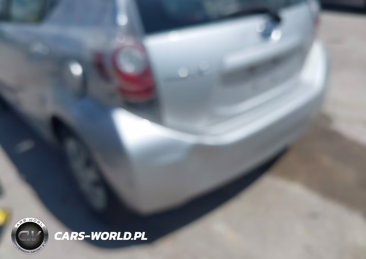 2012 Toyota Prius C Three VIN:JTDKDTB3XC1510716 - 6