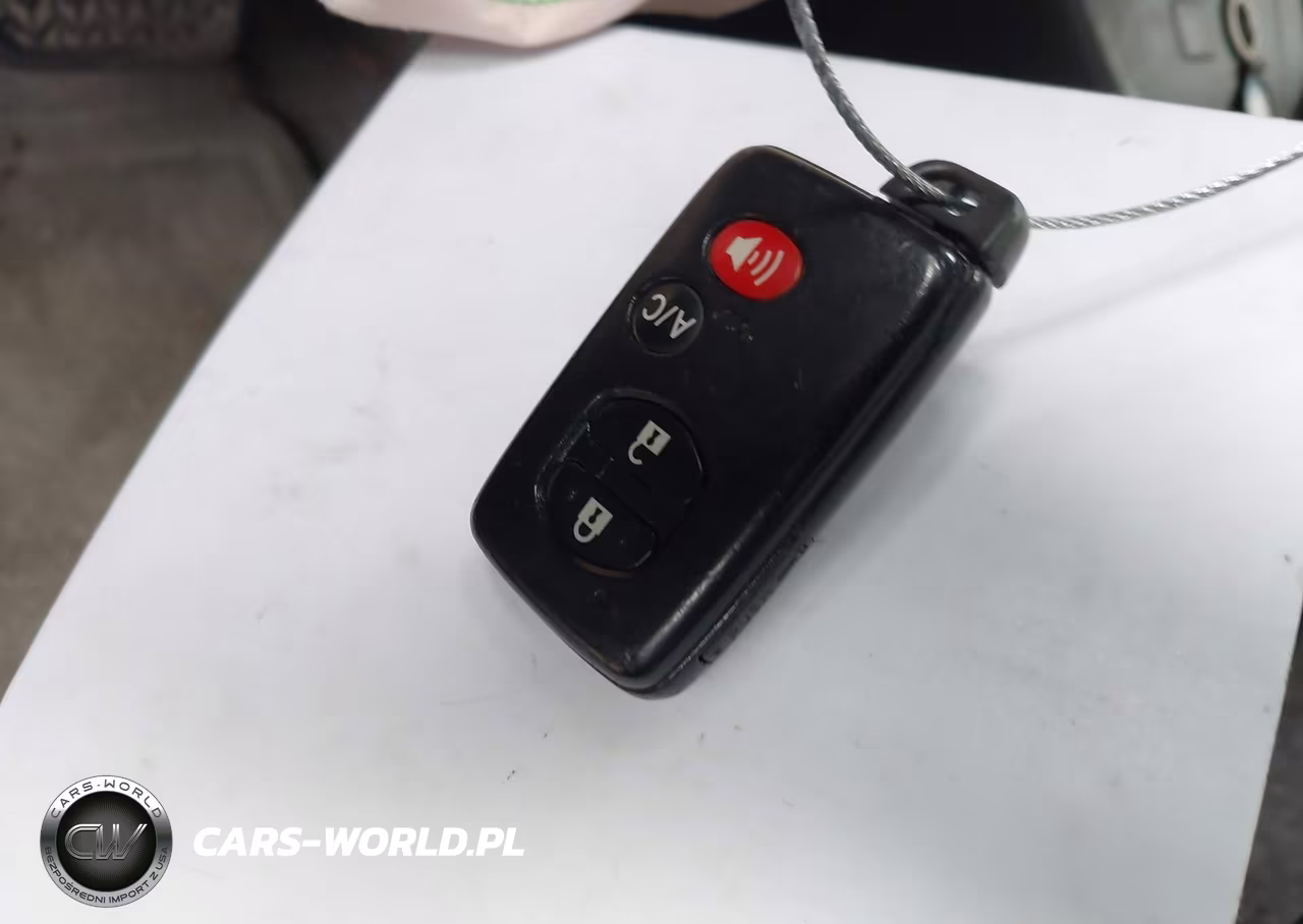 2015 Toyota Prius Two VIN:JTDKN3DU9F0456578 - 11