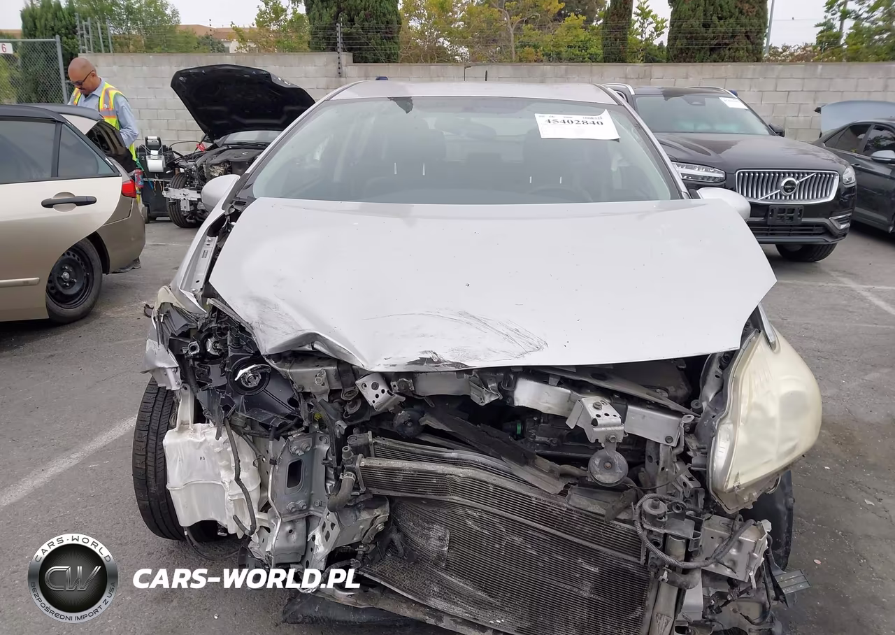 2015 Toyota Prius Two VIN:JTDKN3DU9F0456578 - 14