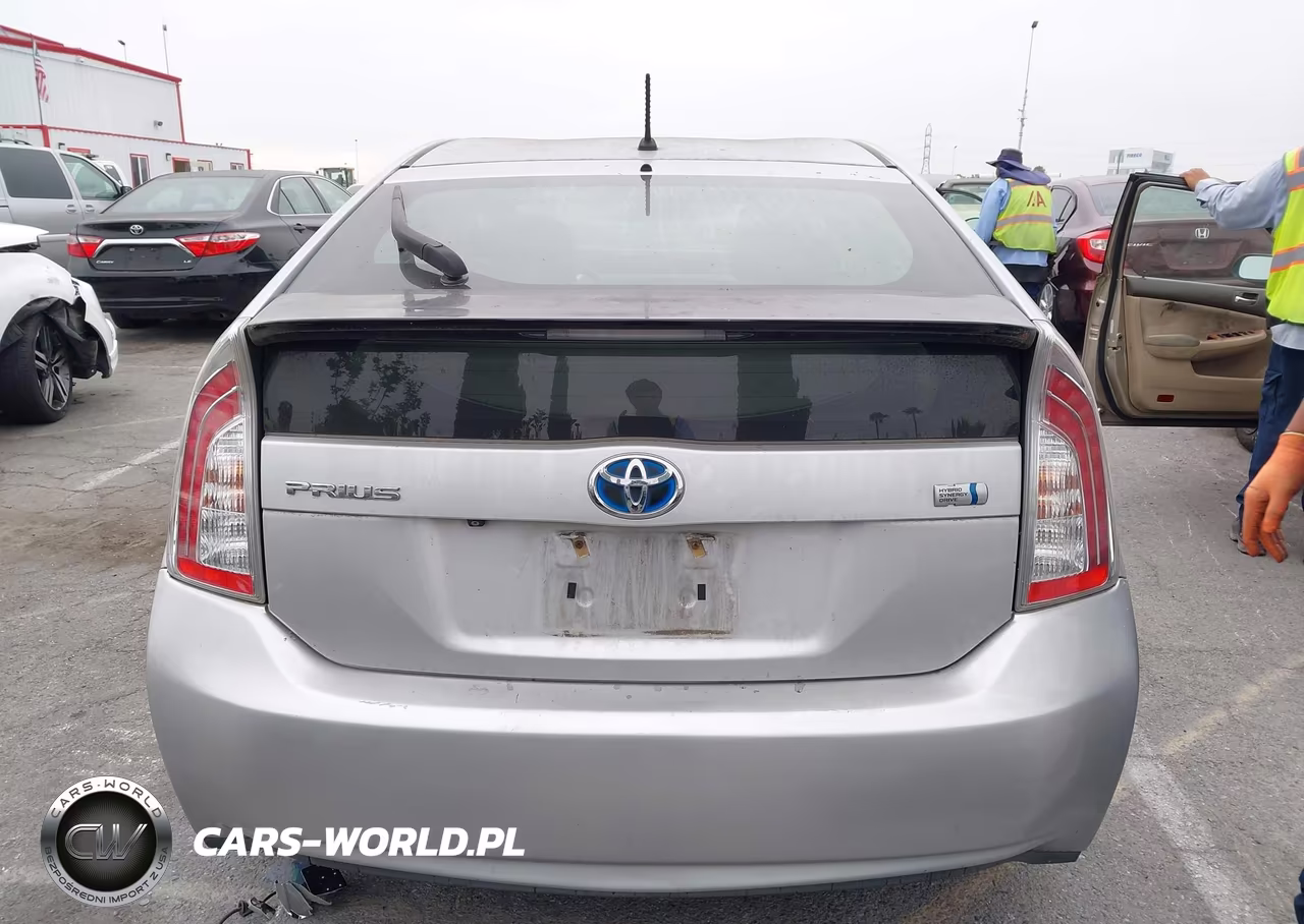 2015 Toyota Prius Two VIN:JTDKN3DU9F0456578 - 18