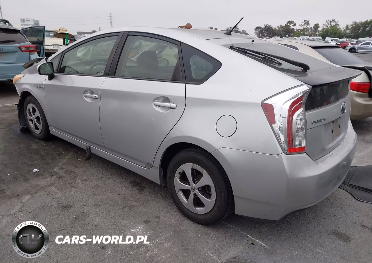 2015 Toyota Prius Two VIN:JTDKN3DU9F0456578 - 3