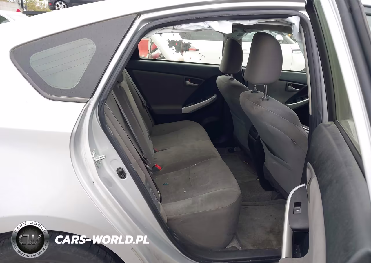 2015 Toyota Prius Two VIN:JTDKN3DU9F0456578 - 8