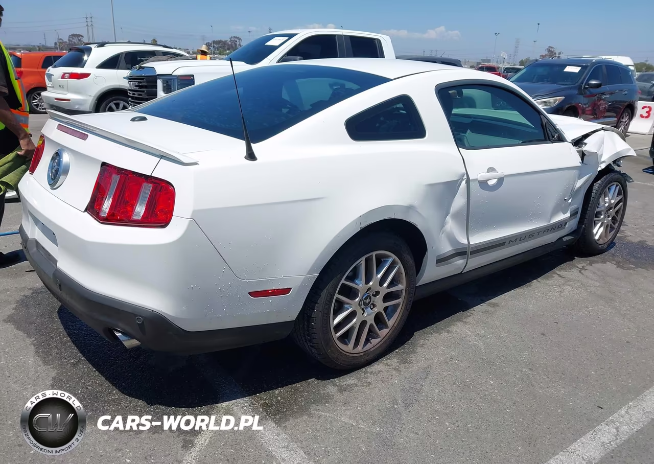 2012 Ford Mustang V6 Premium VIN:1ZVBP8AM3C5263740 - 4