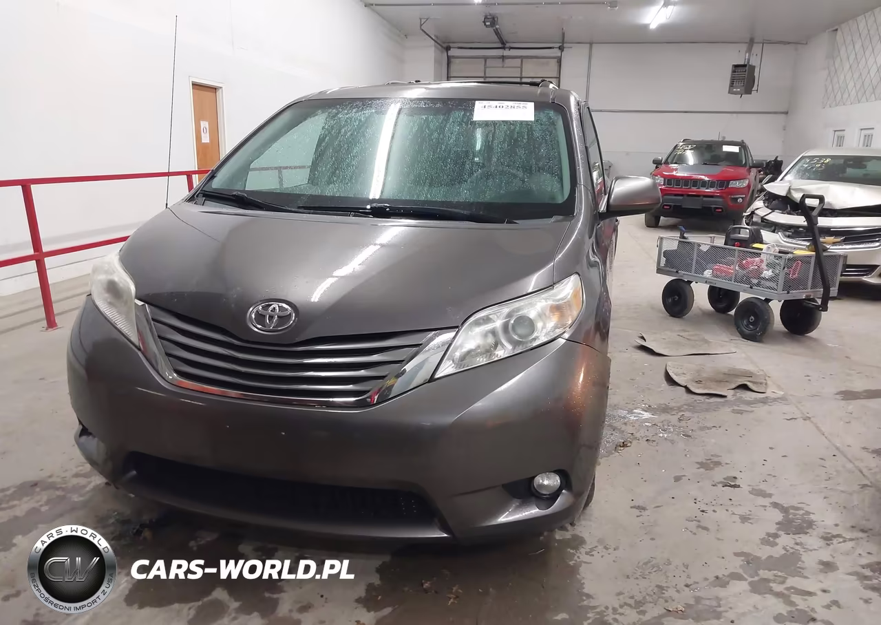 2012 Toyota Sienna Xle V6 8 Passenger VIN:5TDYK3DC2CS275650 - 12