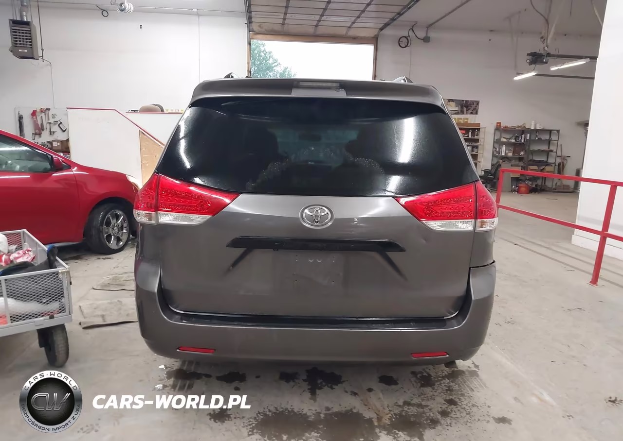 2012 Toyota Sienna Xle V6 8 Passenger VIN:5TDYK3DC2CS275650 - 16