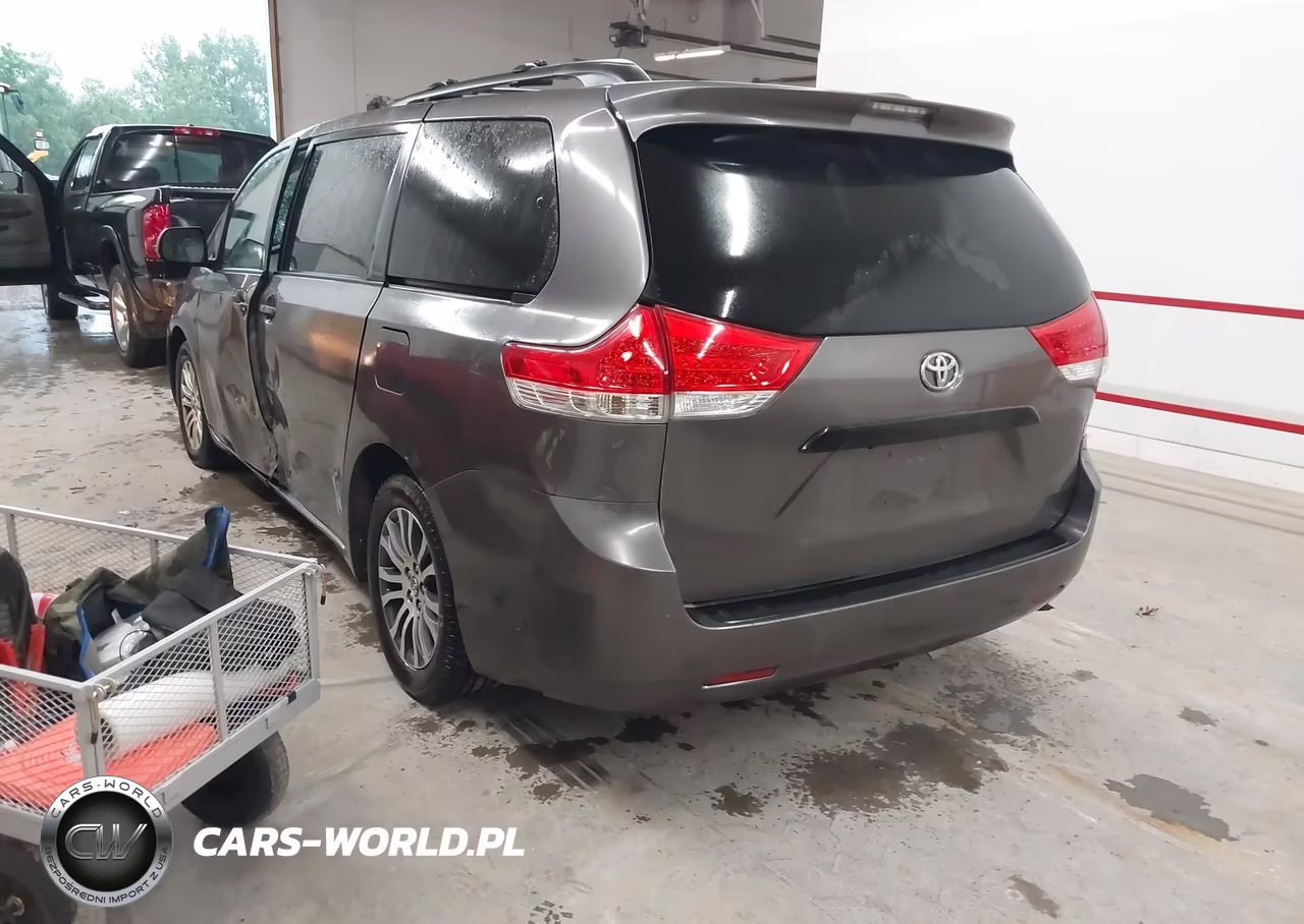 2012 Toyota Sienna Xle V6 8 Passenger VIN:5TDYK3DC2CS275650 - 3