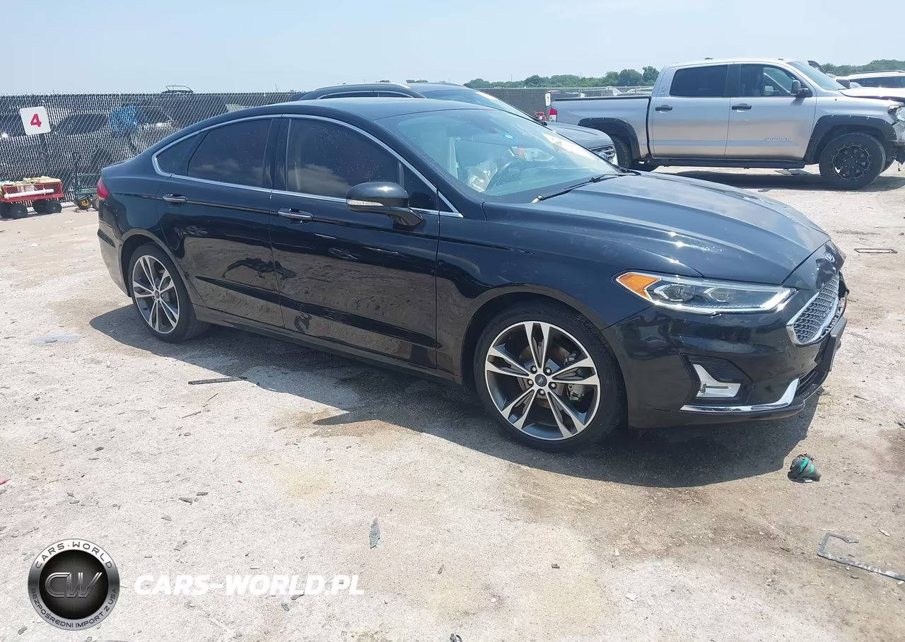 2019 Ford Fusion Titanium – zdjęcie 1 z 16