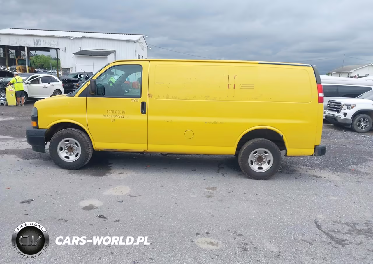 2018 Chevrolet Express 2500 Work Van VIN:1GCWGAFG1J1316695 - 14