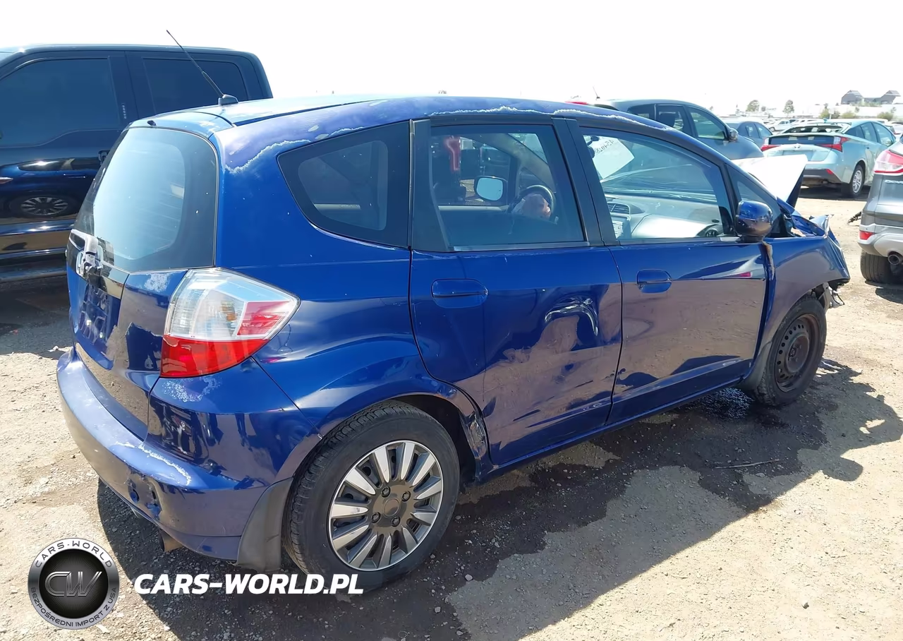2012 Honda Fit VIN:JHMGE8G33CC015088 - 4