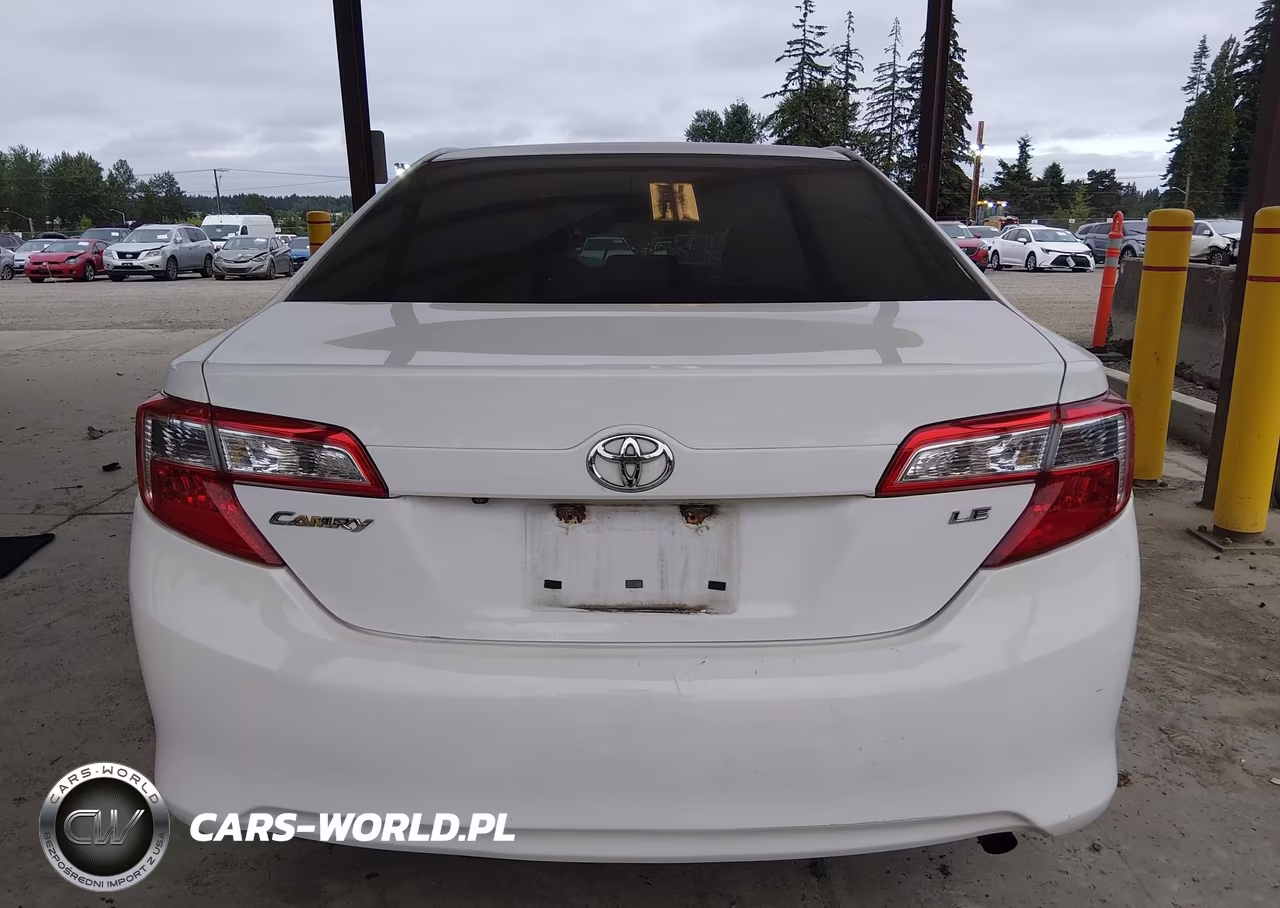 2014 Toyota Camry Le VIN:4T4BF1FK3ER428927 - 17