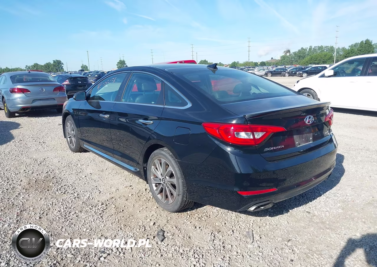 2015 Hyundai Sonata Sport VIN:5NPE34AF8FH092512 - 3